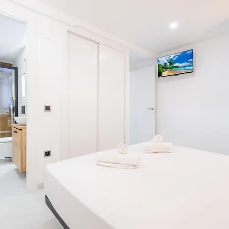 Halcon Deluxe 17-c Levante Апартаменты