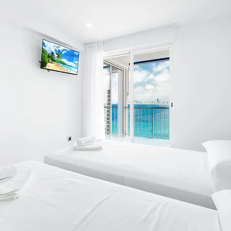 Halcon Deluxe 17-c Levante Апартаменты *