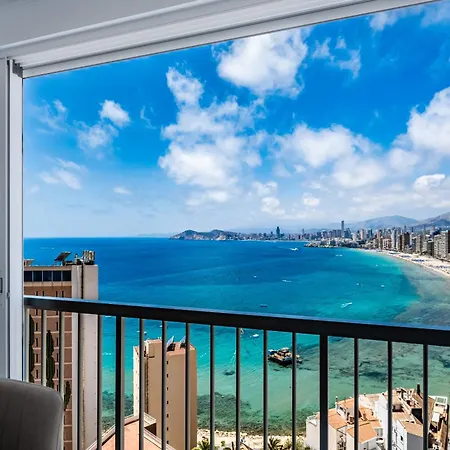 Halcon Deluxe 17-c Levante Appartement *